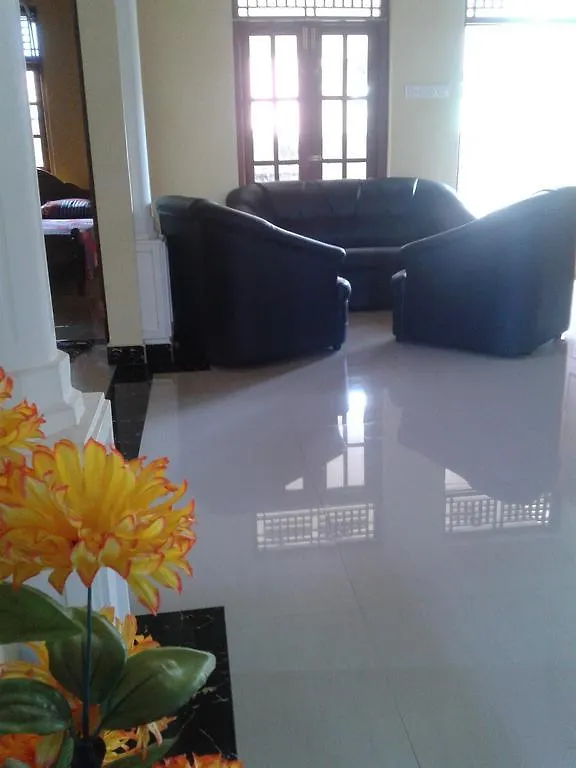 Aurora - Negombo Budget Hostel