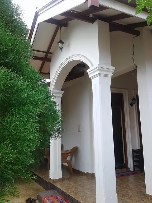 Aurora - Negombo Budget Hostel Srí Lanka