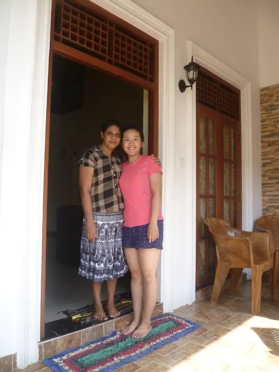 Aurora - Negombo Budget Hostel